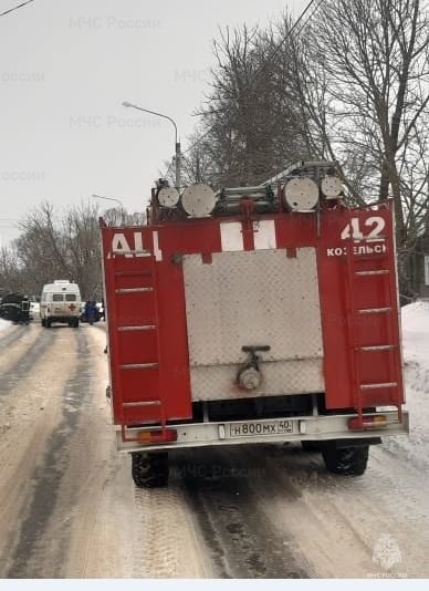 Спасатели МЧС принимали участие в ликвидации ДТП в г. Козельск, ул. Веденеева